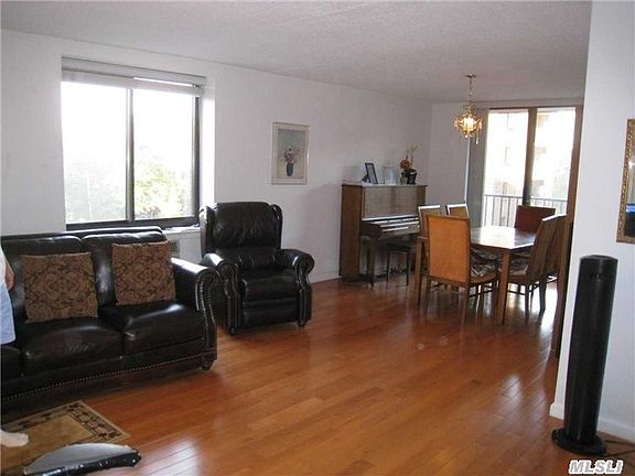 3rd image of 144-77 Roosevelt Ave #3G