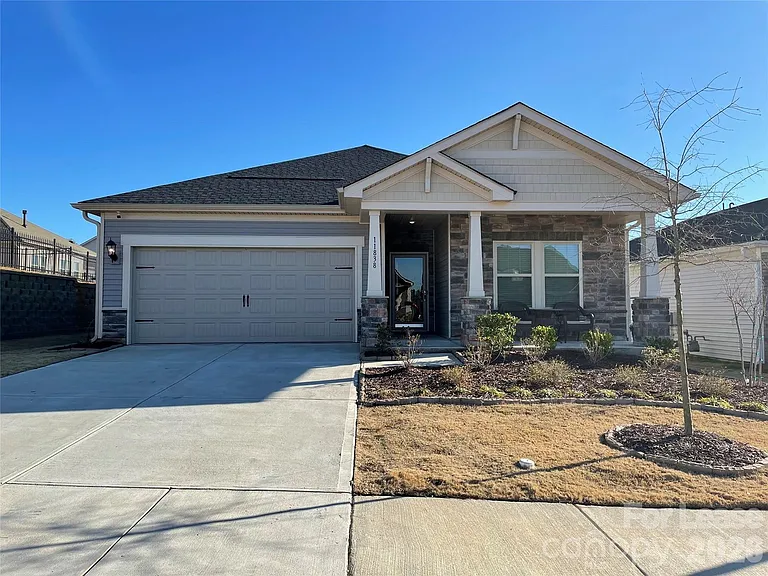11838 Red Leaf Dr — Photo 2