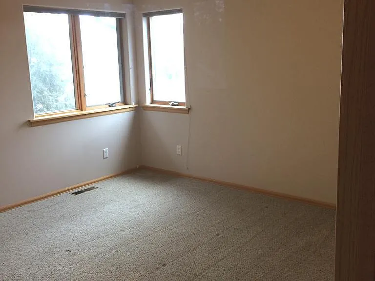 1416 E Custer St — Photo 15
