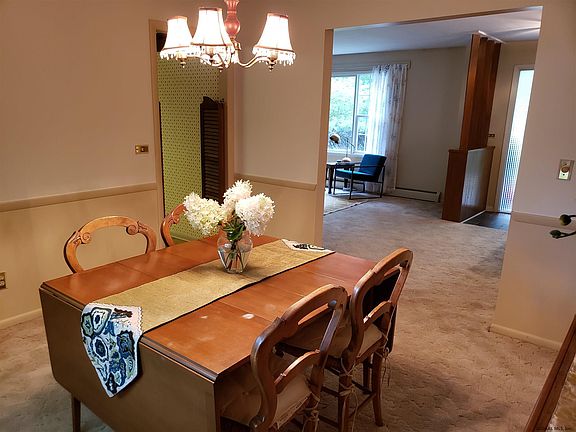 4th image of 16 Hillcrest Dr