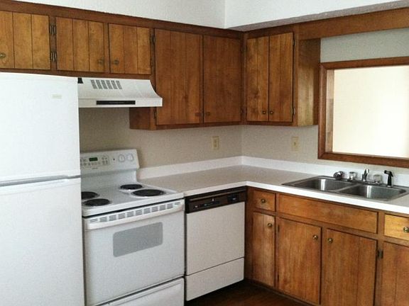 2nd image of 114 Water Gate Dr APT B