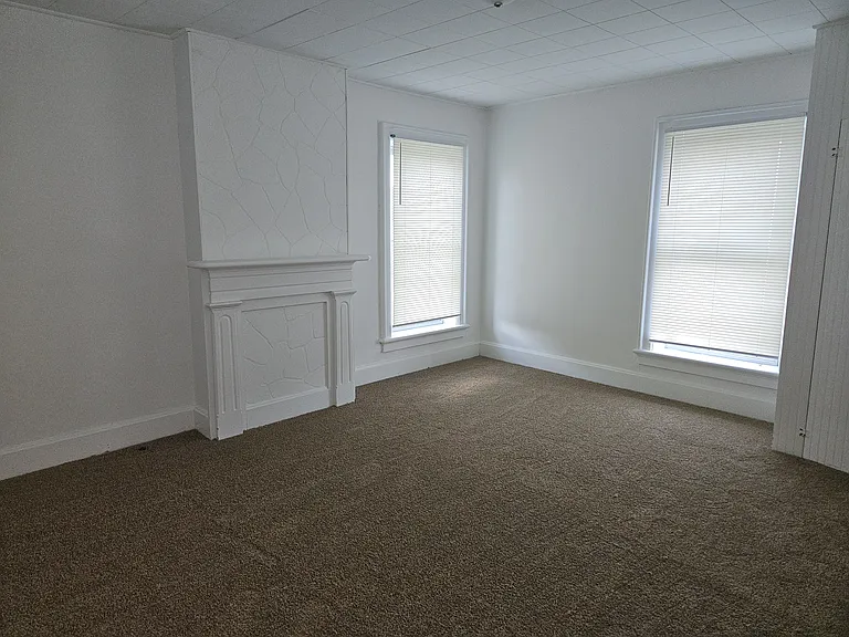 3777 Broadway — Photo 16