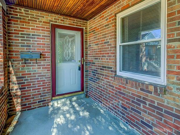 3rd image of 5922 E Woodmont Ave