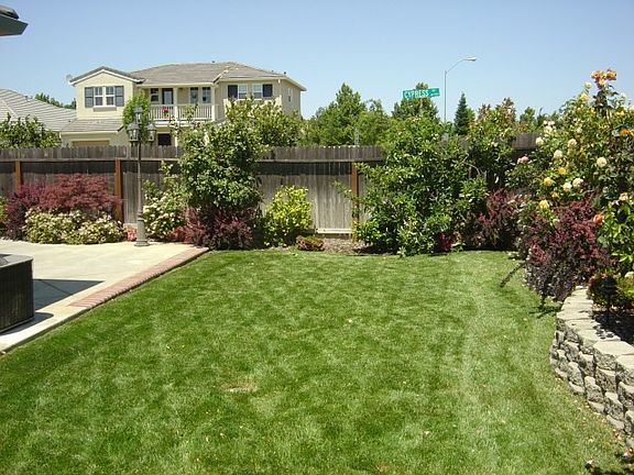 4th image of 2369 Portola St