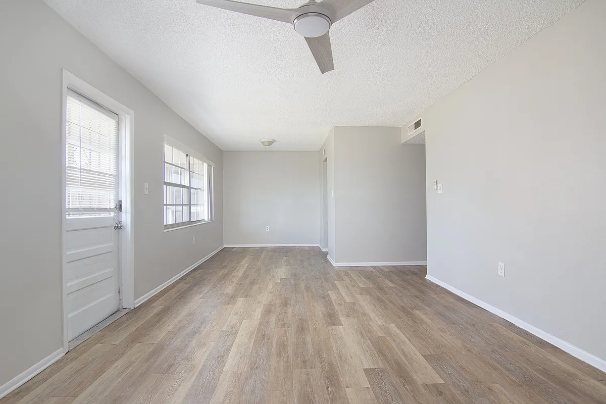 Building Photo - 1424 Holden Ave #C