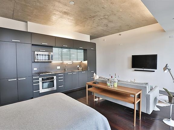 4th image of 550 N St Clair St APT 1507