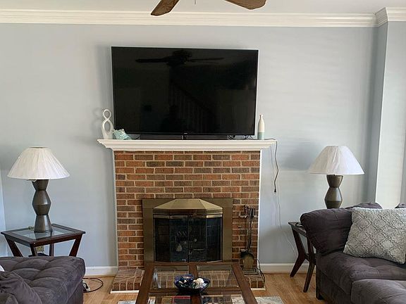 4th image of 8 Maidenhair Ct