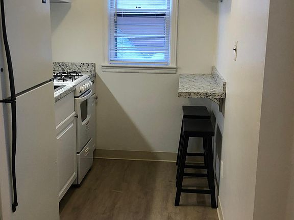 2nd image of 1479 Belmont Ave Floor 3