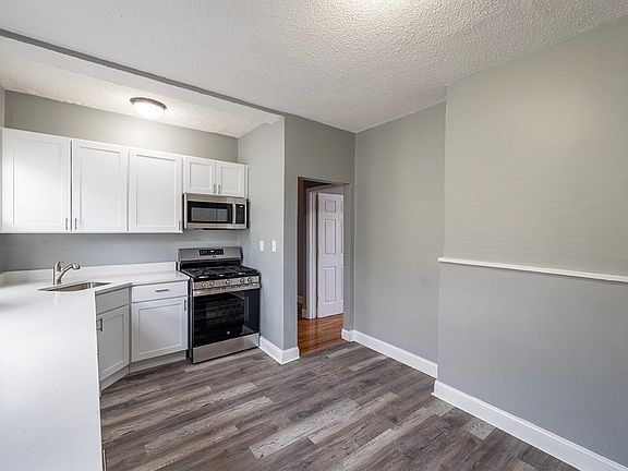 4th image of 352 Norfolk St