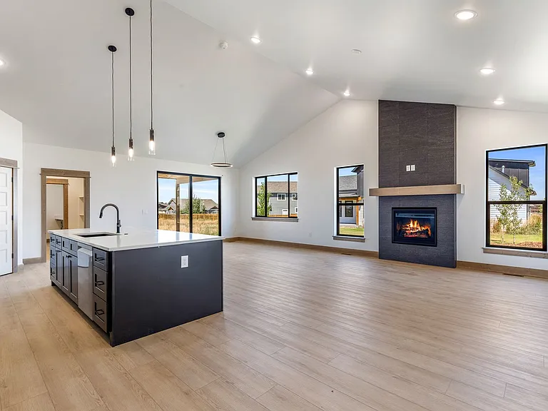 261 Noble Peak Dr — Photo 2