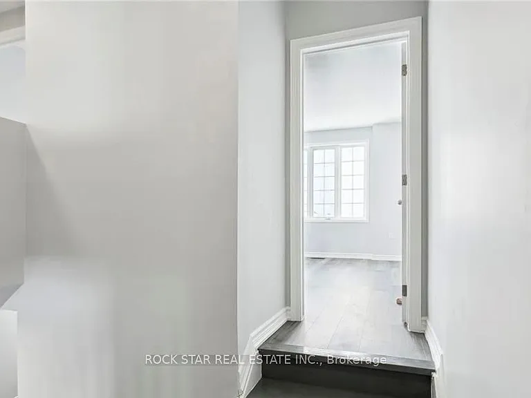 159 Henhoeffer Cres — Photo 17