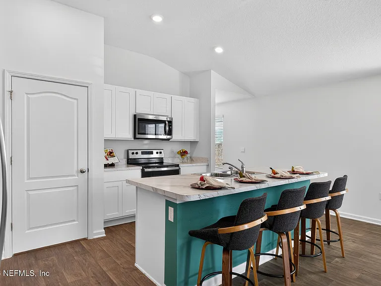 163 Silver Birch St — Photo 6