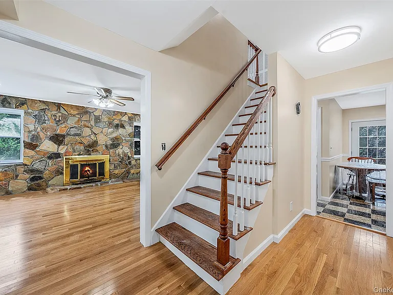 2 Berkeley Pl — Photo 3