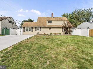 103 Golden Gate Rd, Levittown, PA 19057