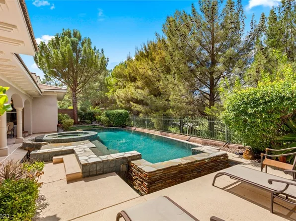 12055 Whitehills St, Las Vegas, NV 89141