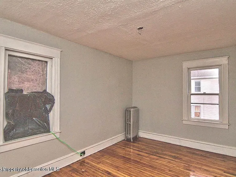 34 Simon Block Ave — Photo 6