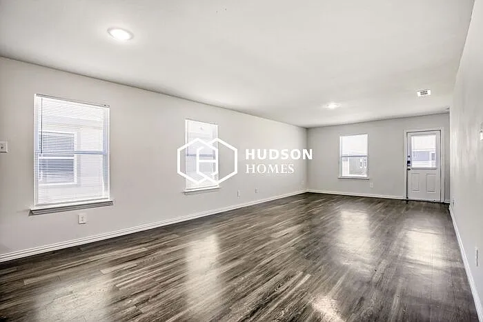 427 Shorty St — Photo 3