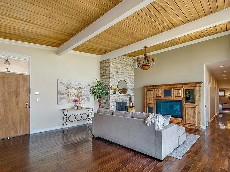 5102 Medina Rd — Photo 10
