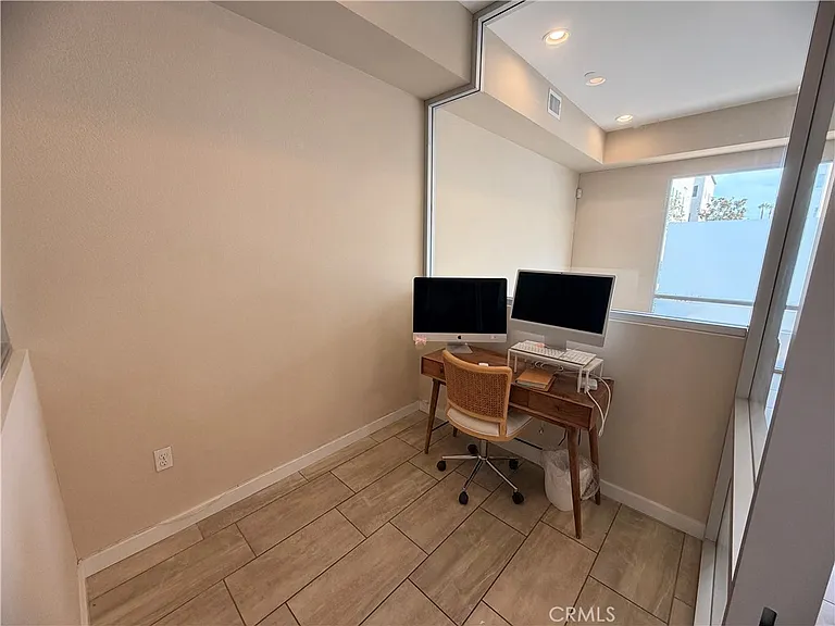1508 W Artesia Sq #B — Photo 25