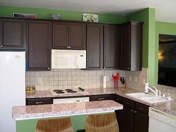3rd image of 524 Briaroaks Dr