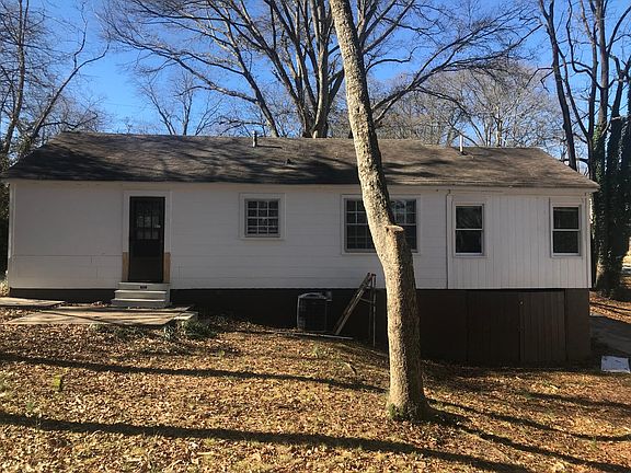 4th image of 605 College St