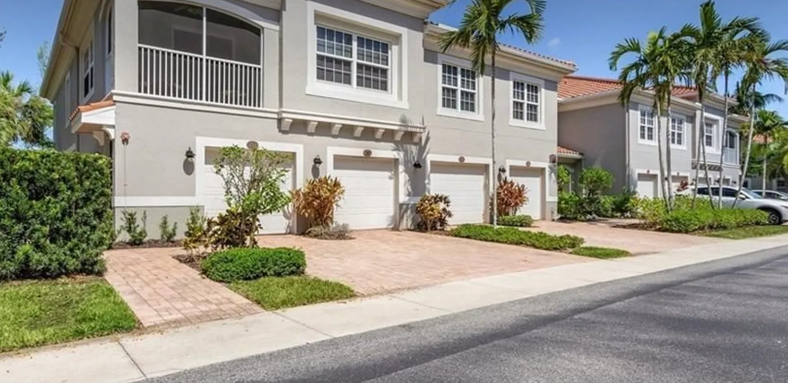 23550 Alamanda Dr — Photo 2