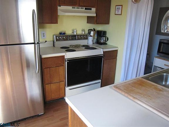 4th image of 787 Laurelwood