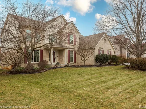24129 Elizabeth Ln, Novi, MI 48374