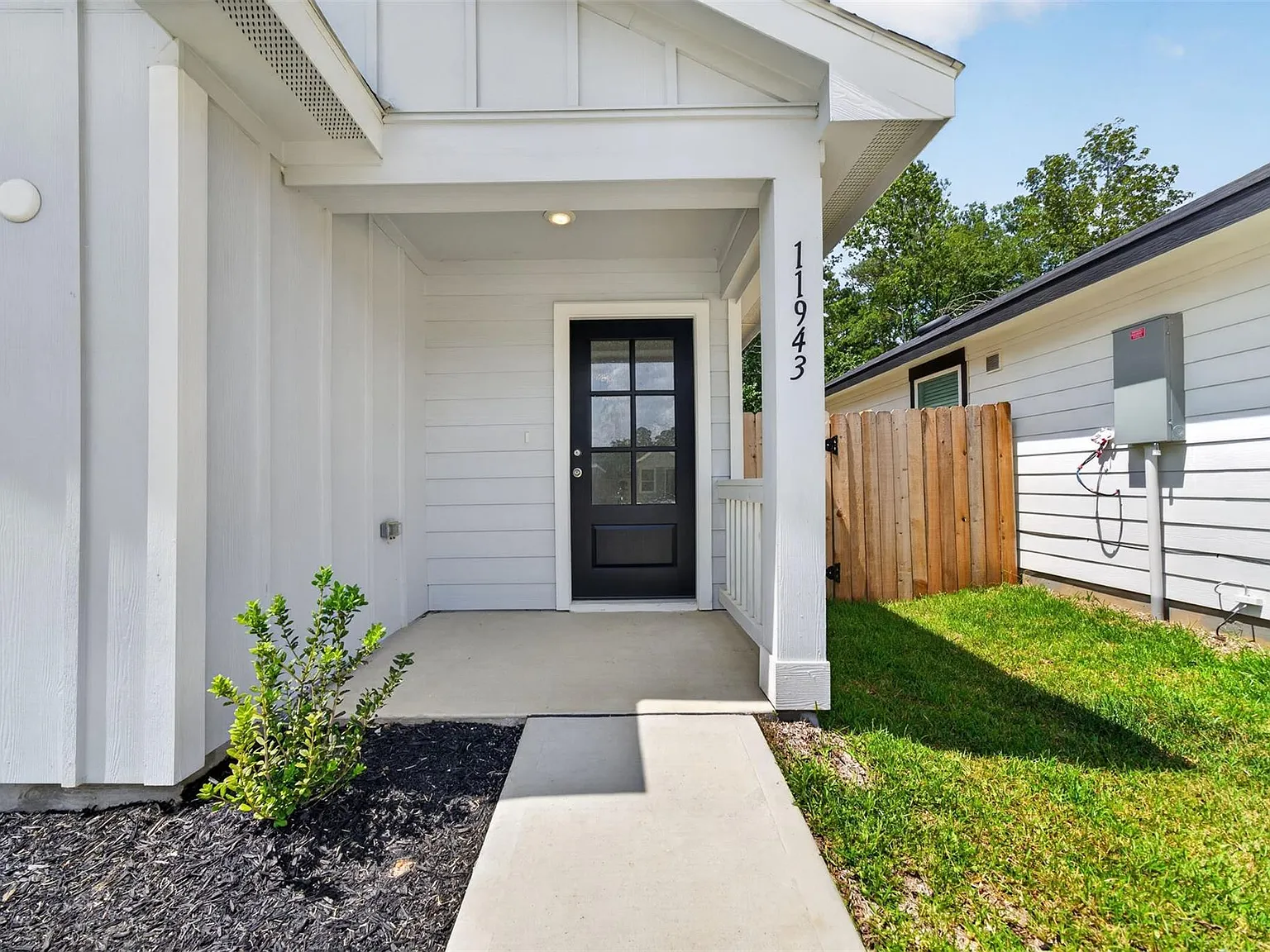 3 bed, 2.0 bath, 1023 sqft, $1,395 — Photo 4