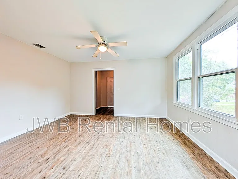 920 Saratoga Blvd — Photo 6
