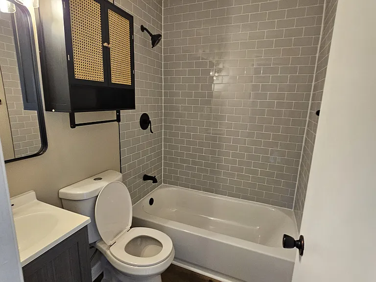 2645 Lincoln St — Photo 2
