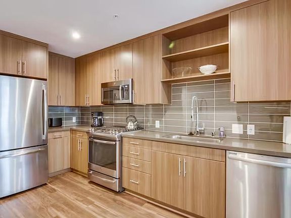 4th image of 331 13th St