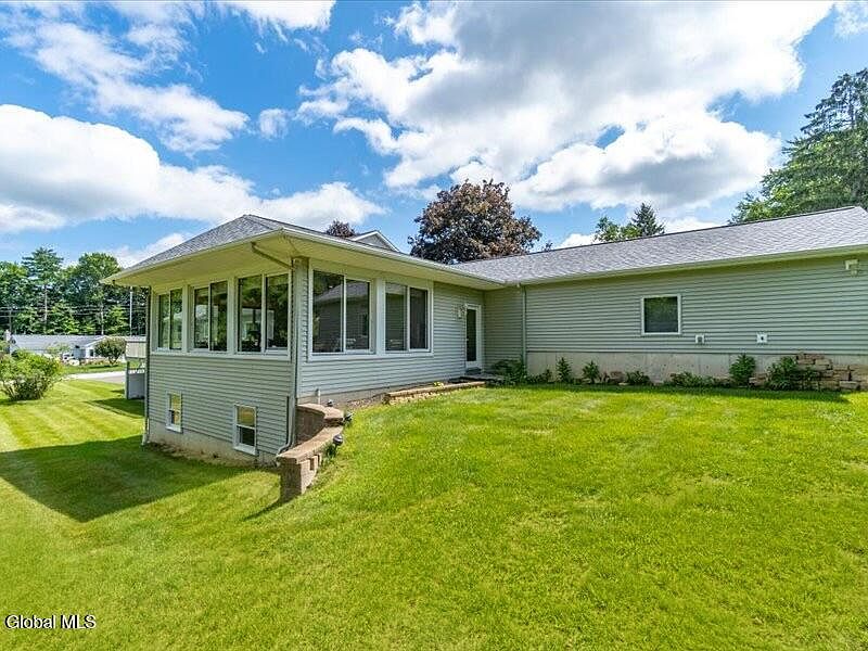 5th image of 126 Wood Dale Drive