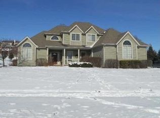 324 Glyn Tawel Dr, Granville, OH 43023