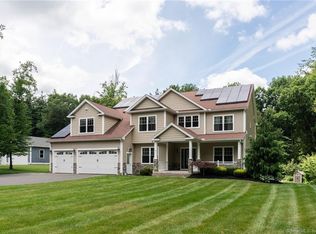 70 Brookfield Ct, Southington, CT 06489