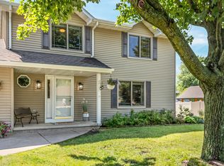 2767 Oakwood Cir, Oshkosh, WI 54904