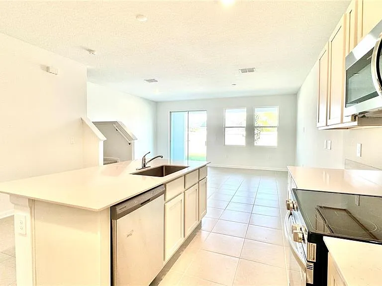 319 Sol Vista Dr — Photo 8