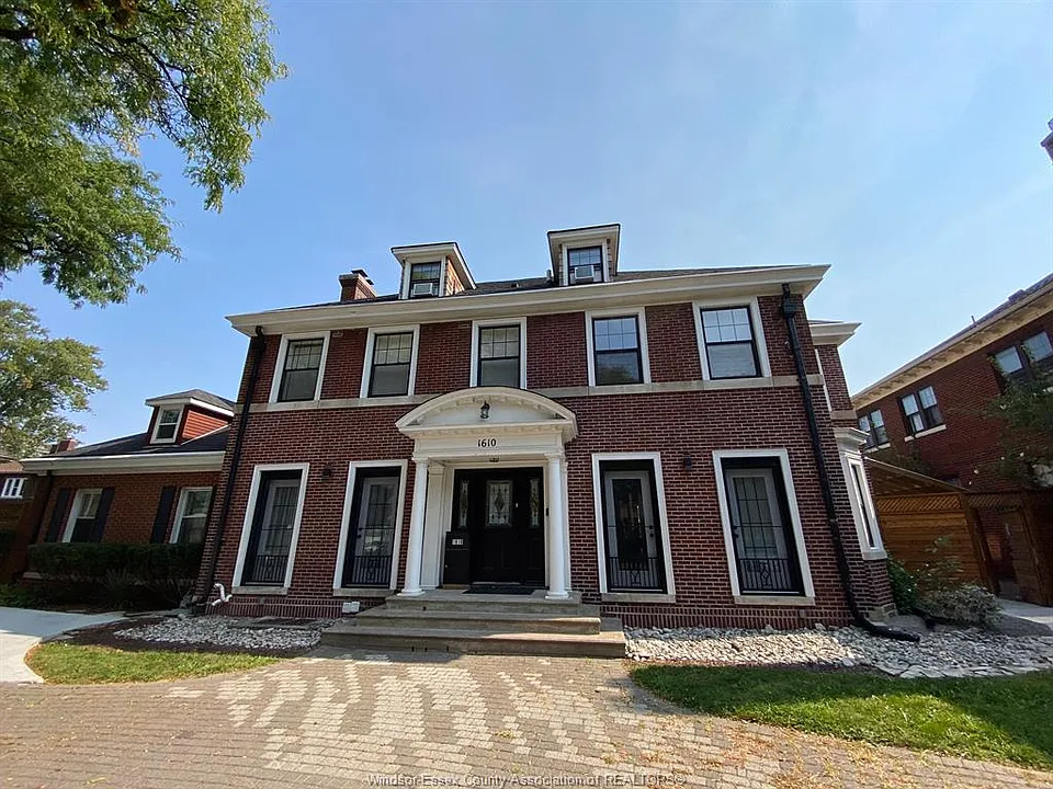 1610 Victoria Ave #UPPER