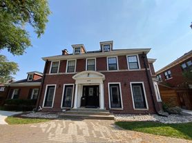 1610 Victoria Ave, Windsor, ON