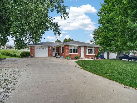 3rd image of 100 Vermeer Rd