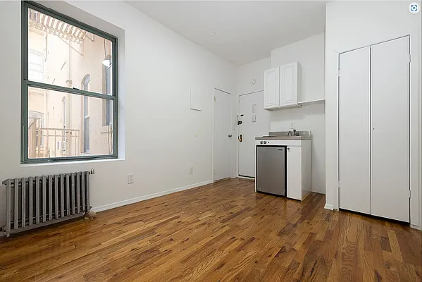 Rented by REAL New York | media 16