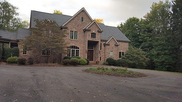 1st image of 26 Burke Rd