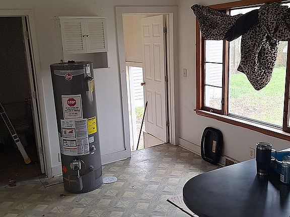 4th image of 192 McLaughlin Ave