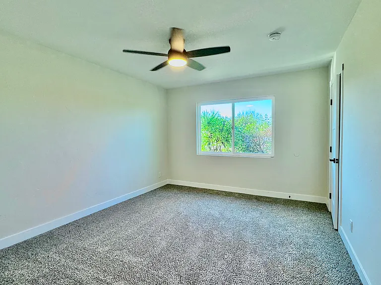 2043 E Oak St — Photo 11