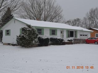 5362 N San Martine St, Stevensville, MI 49127