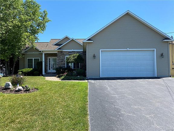 2nd image of 65 Heritage Cir