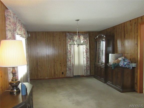 4th image of 35 Yvonne Ave