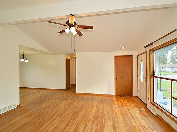 4th image of 13318 E Blossey Ave