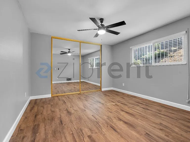 9586 Carroll Canyon Rd #161 — Photo 3