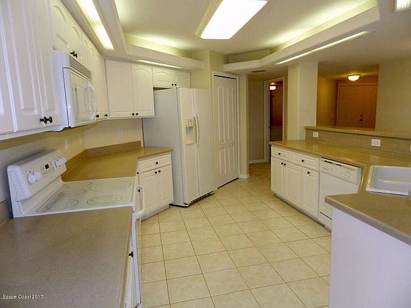 5th image of 8922 Laguna Ln Unit 401